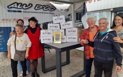 Remise de lunettes collectées par nos amis Kotéba